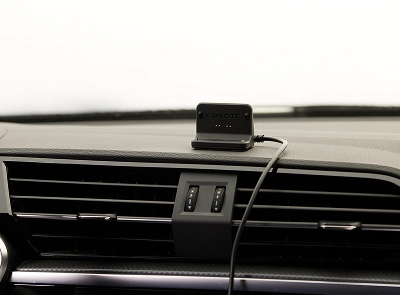 Support aimanté chargeant pour tableau de bord